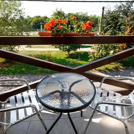 Guest House Shale วินนิตซา ภายนอก รูปภาพ